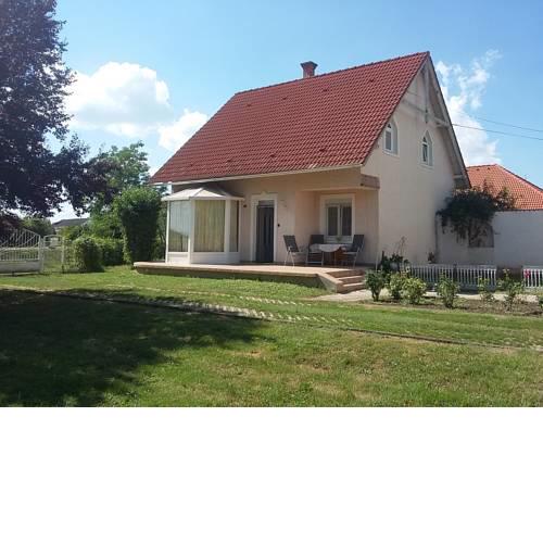GESZTENYÉS Vendégház