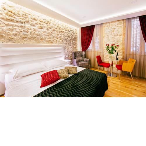 Get Split Luxury Apartment