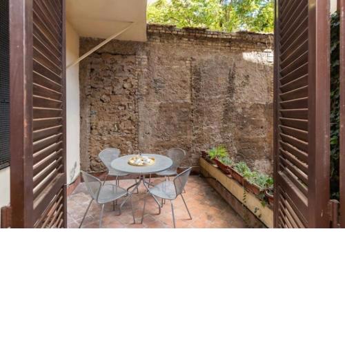 Ghetto Apartment with balcony