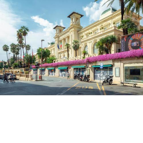 Giannina few meters from theater Ariston - Happy Rentals