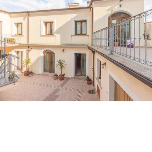 Giarranas House - Apartment with coutyard