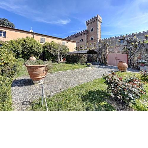 Giorgiana Casa incantevole con giardino alle porte di Bolgheri