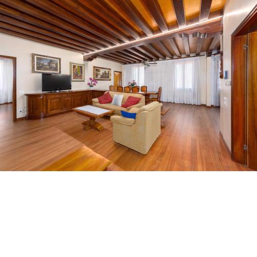 giulia house