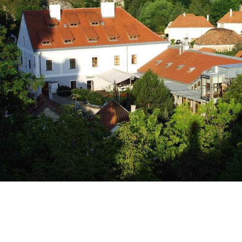 Gizella Hotel and Restaurant