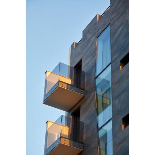Glass House - Smart Rooms & Parking