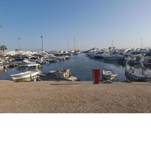 Glifada center marina