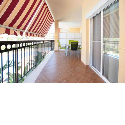 Global Properties, Acogedor apartamento con terraza y piscina en Canet