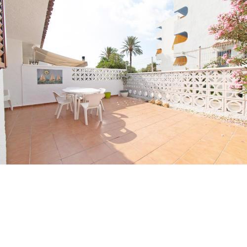 Global Properties, Adosado en la playa de Canet d'en Berenguer