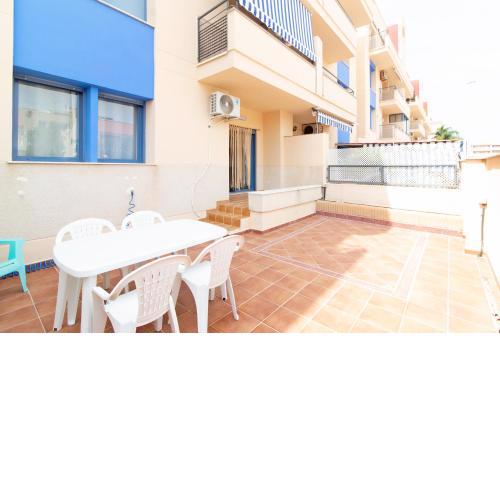 Global Properties, Apartamento con gran terraza en la playa de Canet