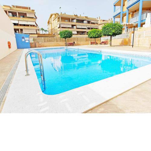 Global Properties, Apartamento con piscina y terraza en Canet playa