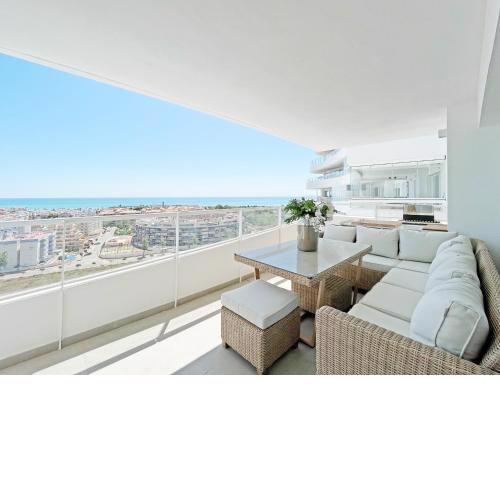 Global Properties, Apartamento con terraza y vistas al mar en Canet