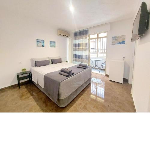 Gloria Host House