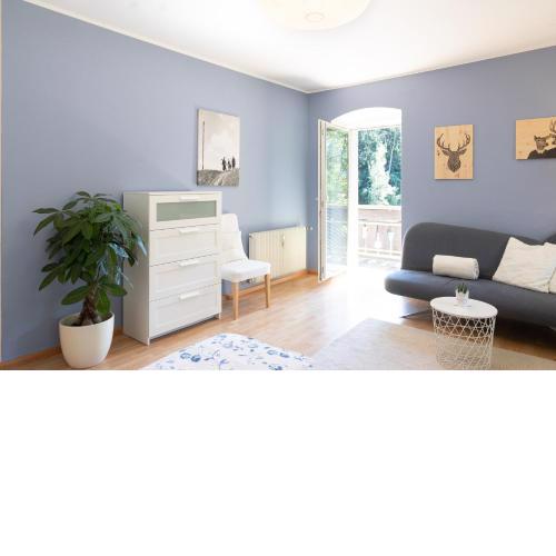 Glunien Apt Josefa