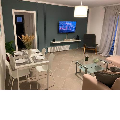 Glyfada apartment near the Center