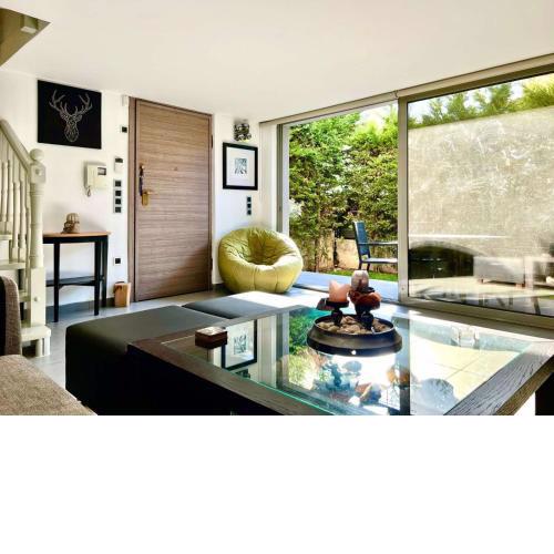 Glyfada's Luxury Apartment