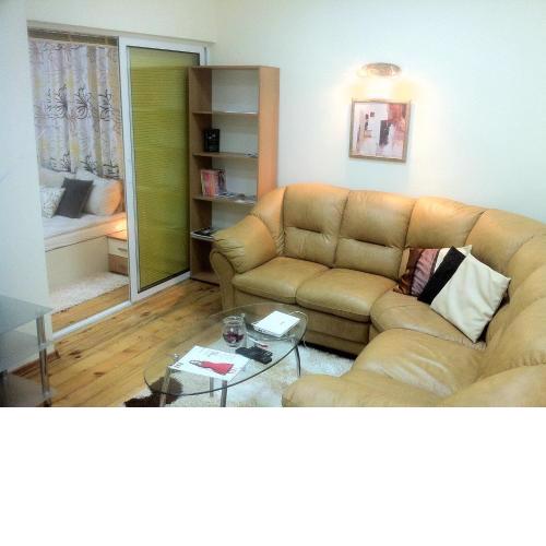 Gogol 2BR Apartment