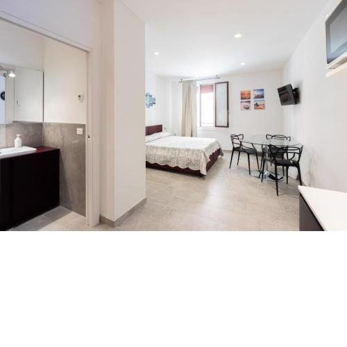 Goito 3, Bologna by Short Holidays