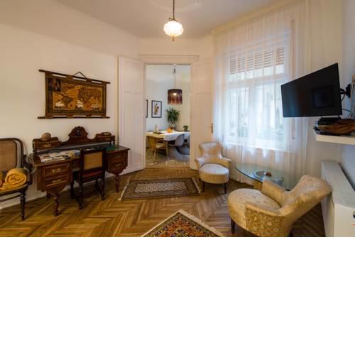 Gold Pearl Apartment