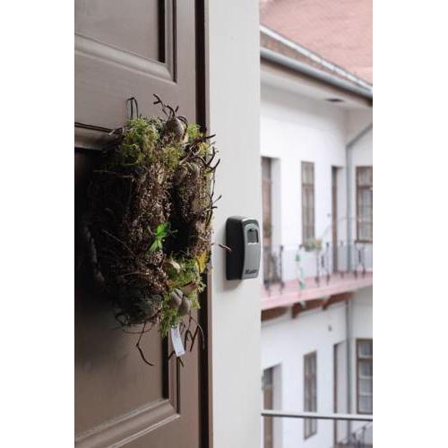 Gold Street Apartment