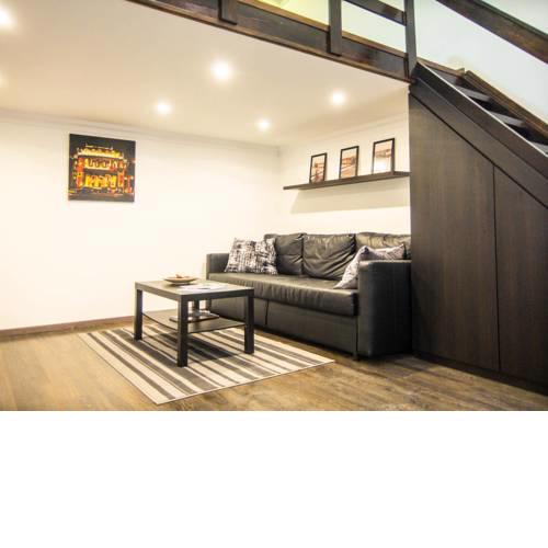 Goldcentral Apartment Akacfa