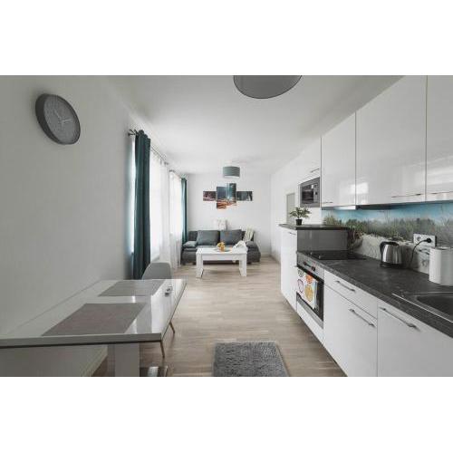 Golden Gate Apartment