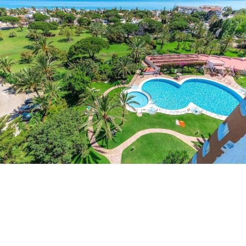GOLDEN HOUR Beachfront apartment Marbella