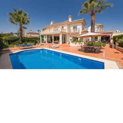 Golden Mile Villa Close to Beach