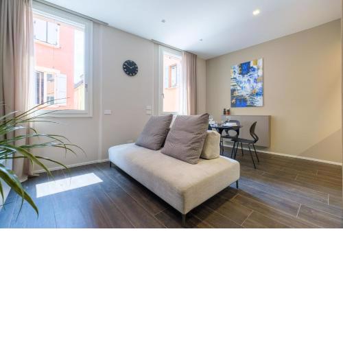 Golden Suite by Studio Vita
