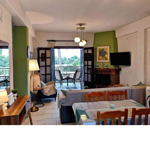 Golden Summer Apartment