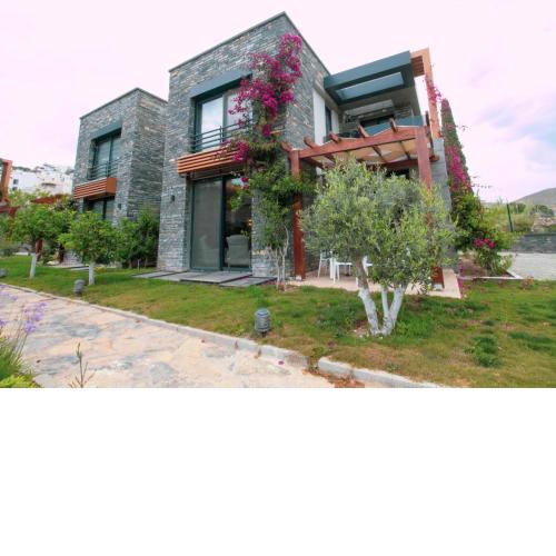 Gorgeous 4 Br Triplex Villa At Akyarlar