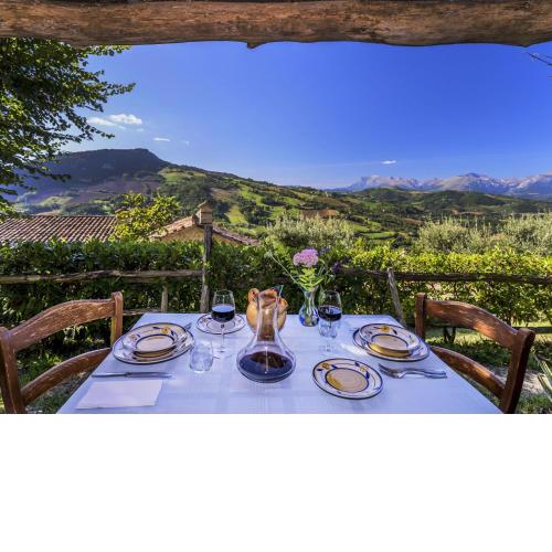 Gorgeous Apartment with Pool near Sibillini Mountains