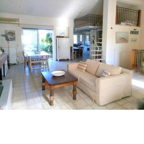Gorgeous art loft - 5 minutes from the sea