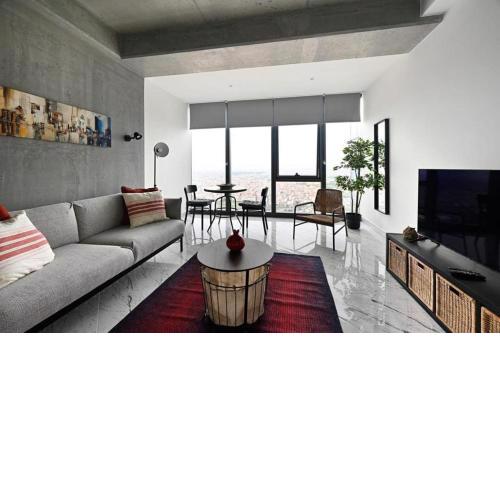Gorgeous Bright Studio W Parking Poolviews! #236