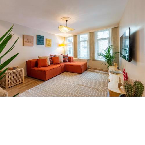 Gorgeous House with Refreshing Garden in Besiktas