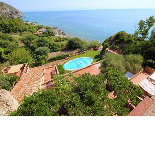 Gorgeous Mansion in Capo Vaticano near Beach