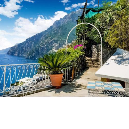 Gorgeous Sea View Holiday Home in Positano