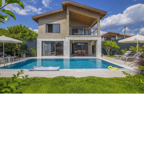 Gorgeous Villa with Private Pool and Jacuzzi in Fethiye