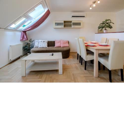 Gozsdu Court Budapest 2BR 2BA apartment