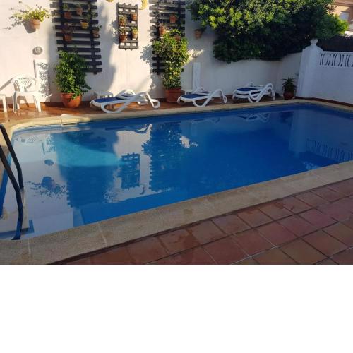 GRAN ADOSADO EN ZONA TRANQUILA CON PISCINA PRIVADA solo familias