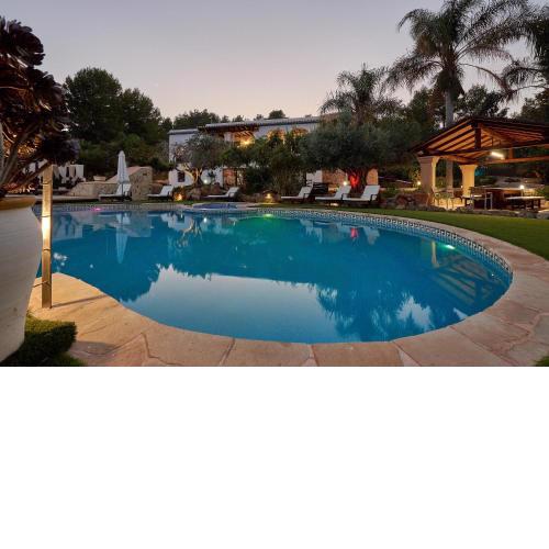 Gran Casa Con Pisina Privada Gimnasio Y Ping Pong