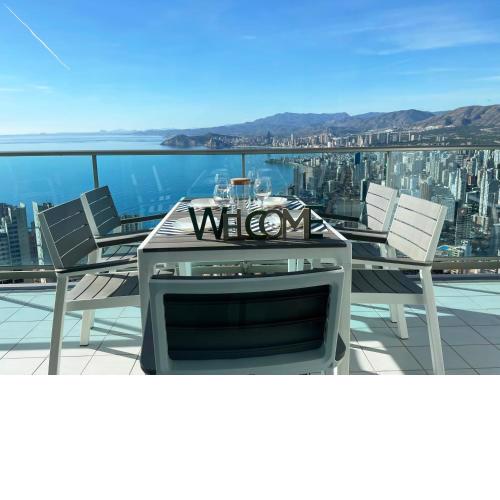 Gran lujo, terraza grande y vistas al mar - planta 41