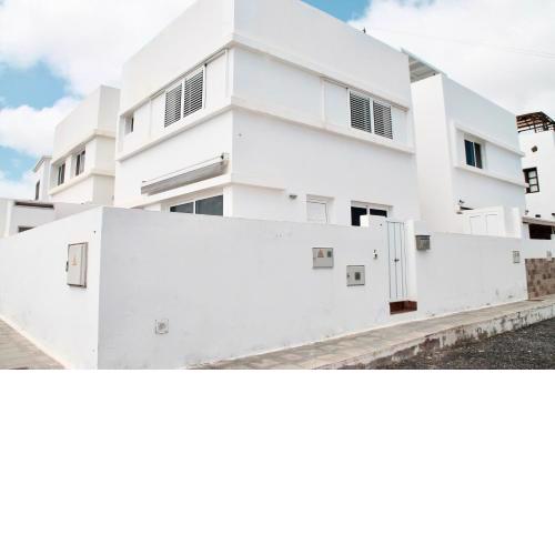 Gran terraza, 1 minuto de las piscinas naturales