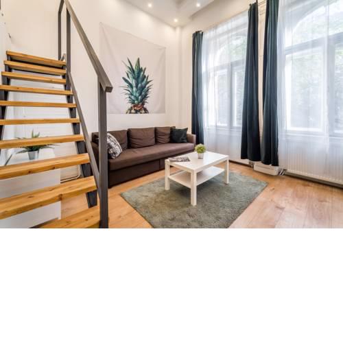 Grand Avenue Apartment