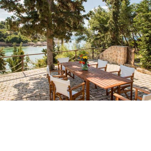 Grand Bleu Porto Heli - Beachfront House, Agios Emilianos