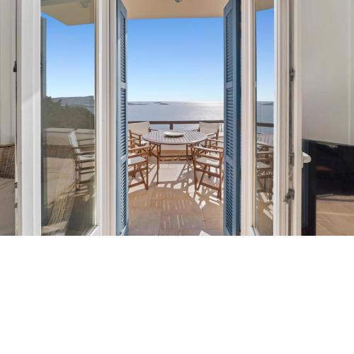 Grand Blue, Modern Flats - 2 mins to Batsi Bay