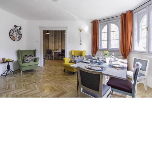 Grand Danube Apartment Dobrentei26