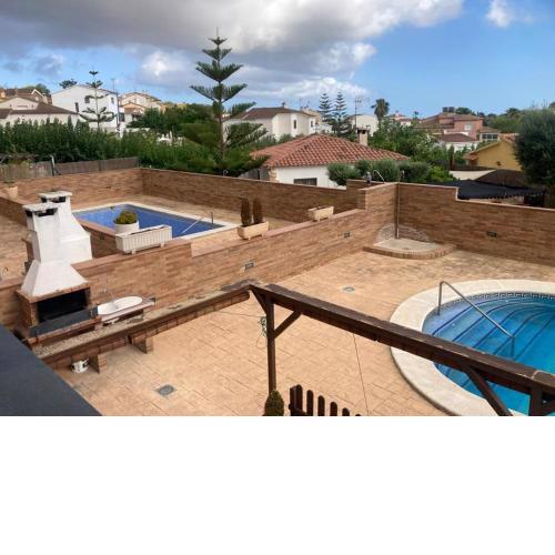 GRANDIOSO CHALET EN CASTELL DE POBLA MONTORNES
