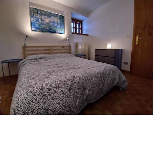 GRAYNITE-Park Side Apartment
