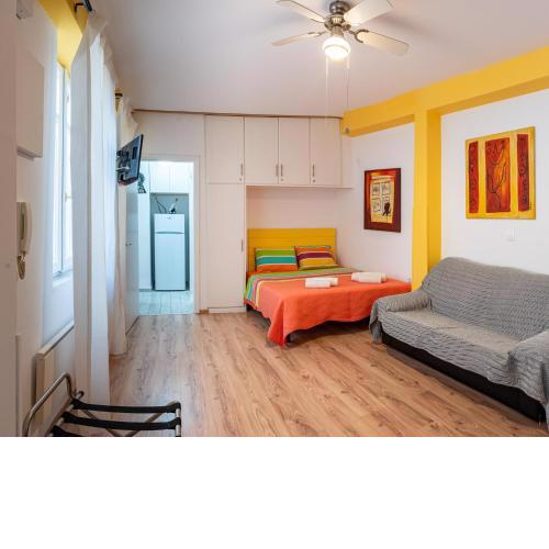 Great 35 sq m Studio on 1st floor in bohemian Psyri in Athens' historic center-In Vivo Apartments