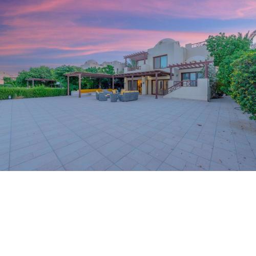 Great 4BR Villa - Sabina, El Gouna. Patio & Lagoon